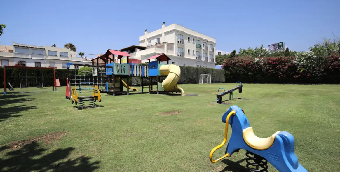 Short-term rent of ground floor apartment in Estepona 32