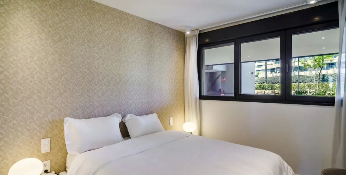 Alquiler a corto plazo de apartamento en planta baja en Selwo 21