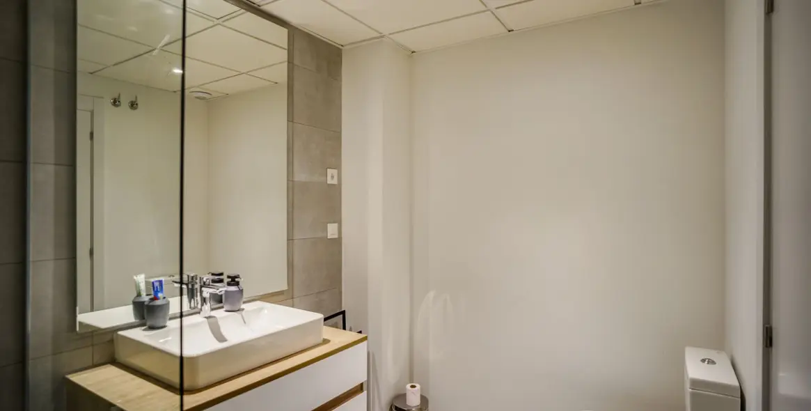 Alquiler a corto plazo de apartamento en planta baja en Selwo 26