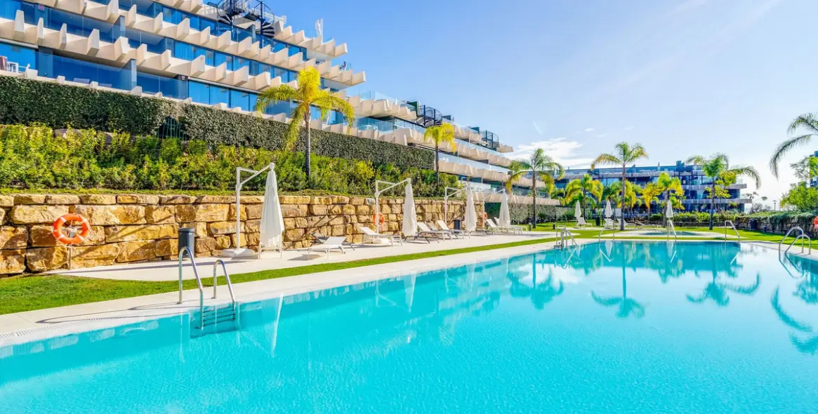 Alquiler a corto plazo de apartamento en planta baja en Selwo 28