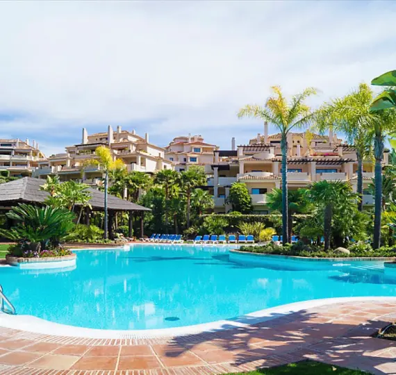 Short-term rent of penthouse in Benahavís