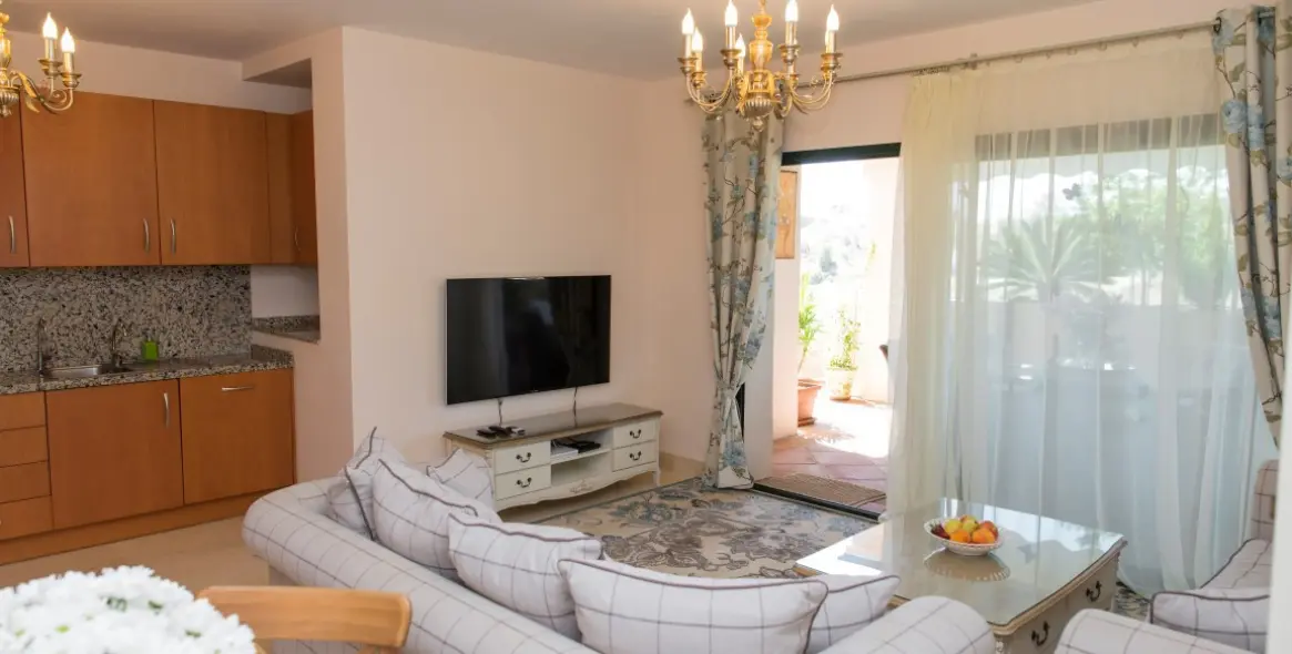 Short-term rent of penthouse in Benahavís 8