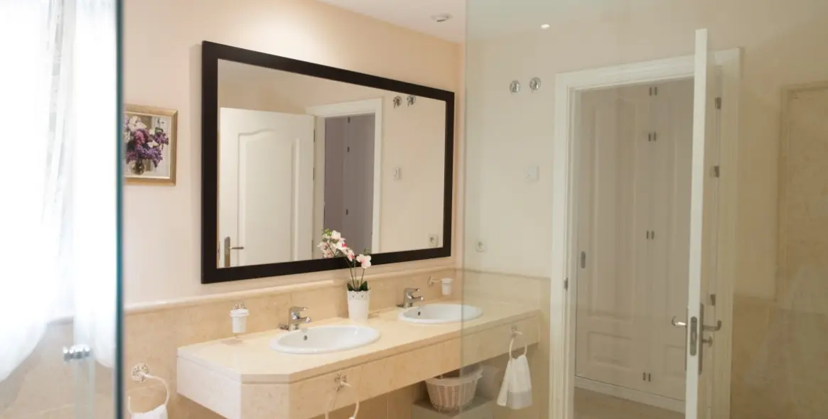 Short-term rent of penthouse in Benahavís 14