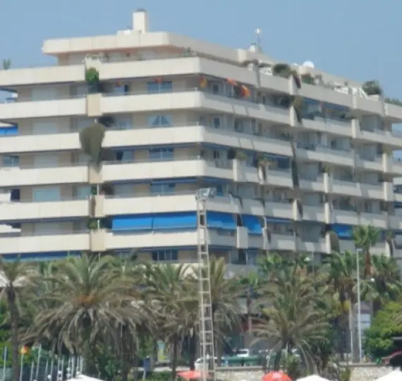 Краткосрочная аренда апартаментов на среднем этаже в Puerto Banús