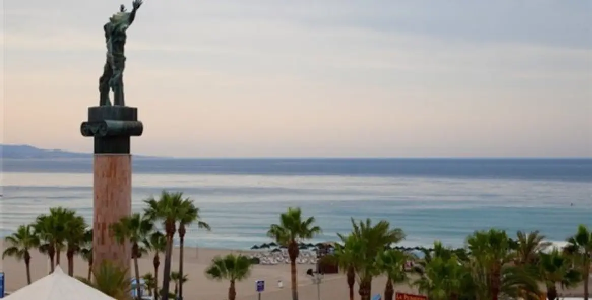 Short-term rent of middle floor apartment in Puerto Banús 9