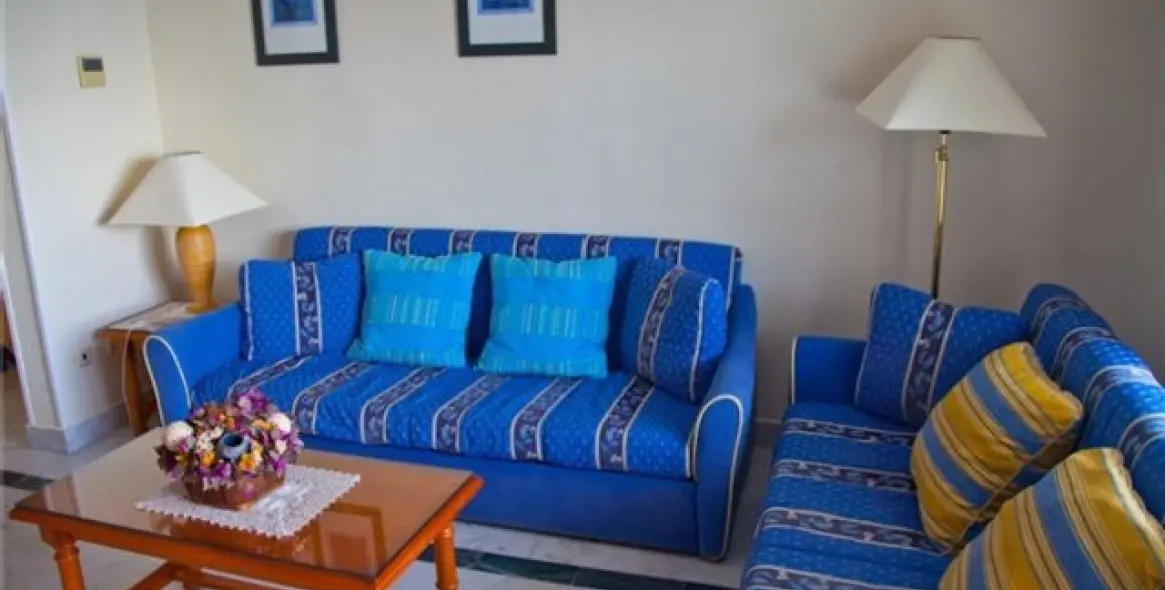 Short-term rent of middle floor apartment in Puerto Banús 11