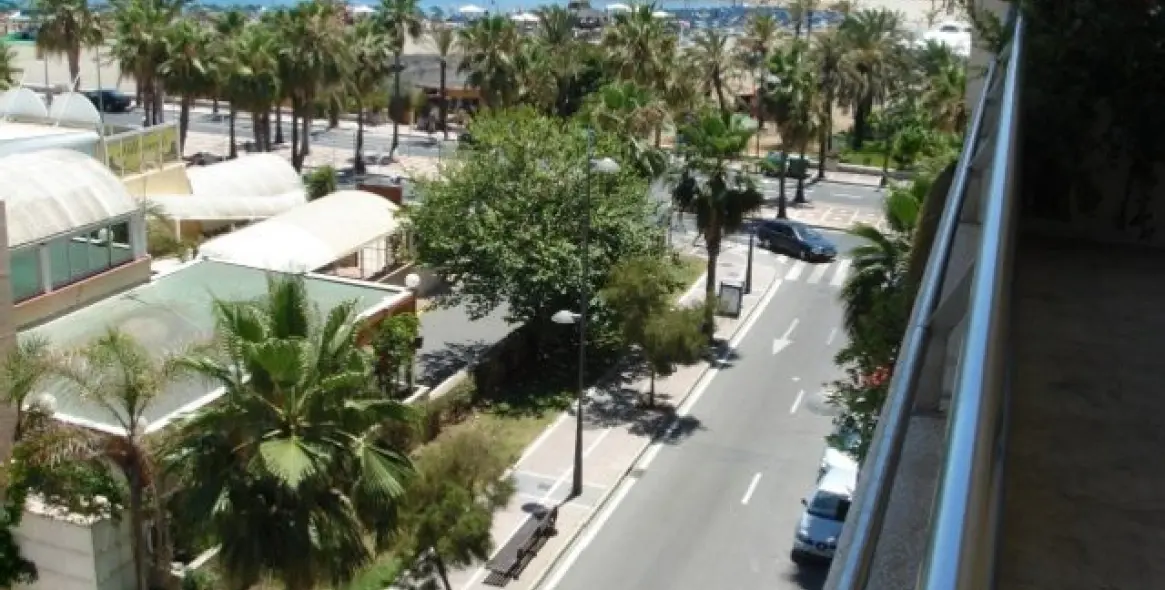 Short-term rent of middle floor apartment in Puerto Banús 23