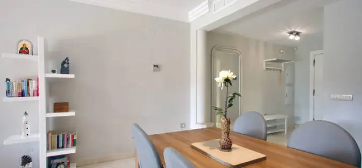 Alquiler a corto plazo de apartamento en planta baja en Benahavís 3