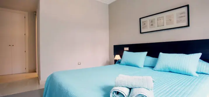 Alquiler a corto plazo de apartamento en planta baja en Benahavís 4