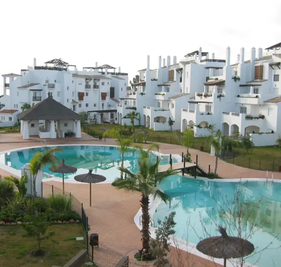 Alquiler a corto plazo de apartamento en planta media en San Pedro de Alcántara