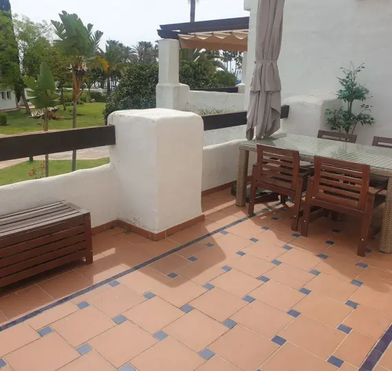 Alquiler a corto plazo de apartamento en planta media en San Pedro de Alcántara