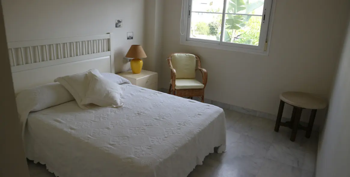 Краткосрочная аренда апартаментов на среднем этаже в San Pedro de Alcántara 12