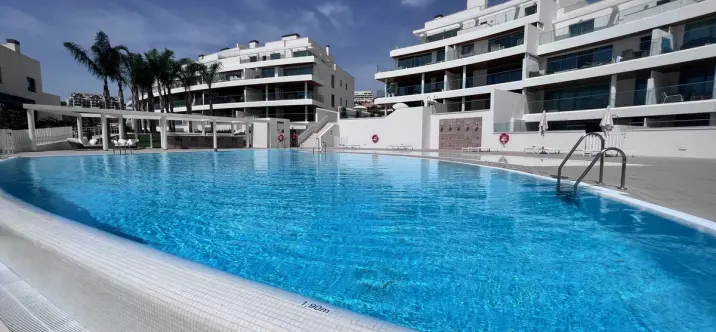 Краткосрочная аренда апартаментов на среднем этаже в La Cala de Mijas 0