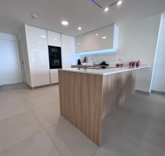 Краткосрочная аренда апартаментов на среднем этаже в La Cala de Mijas