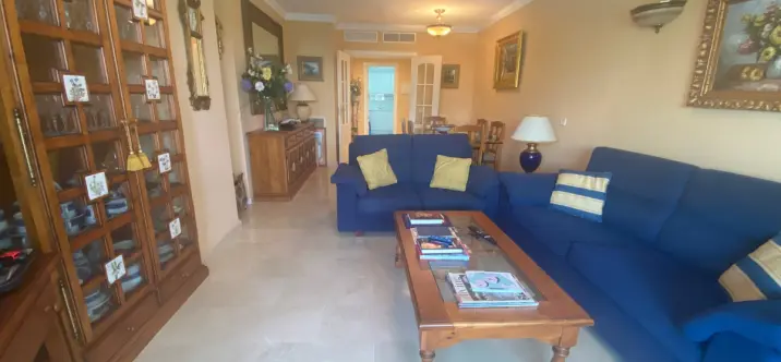 Краткосрочная аренда апартаментов на среднем этаже в Puerto Banús 2