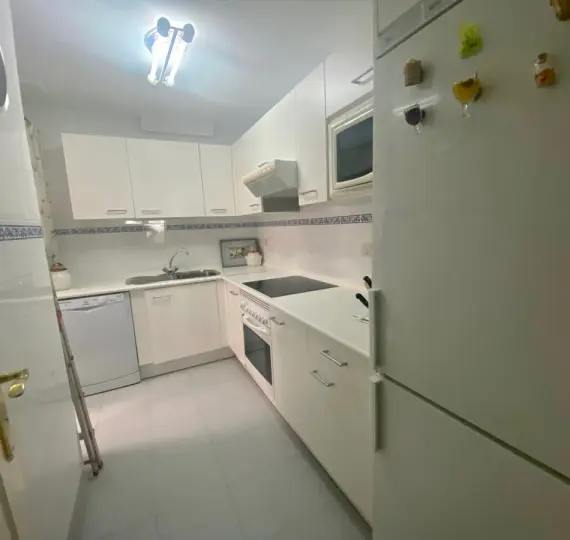 Краткосрочная аренда апартаментов на среднем этаже в Puerto Banús