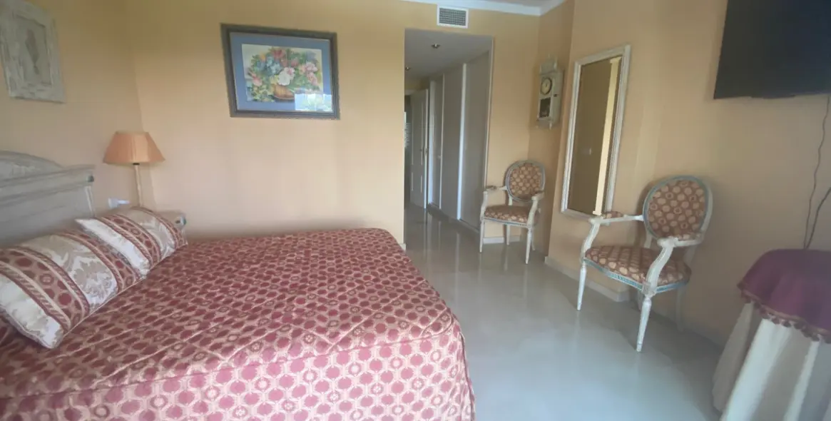 Краткосрочная аренда апартаментов на среднем этаже в Puerto Banús 5