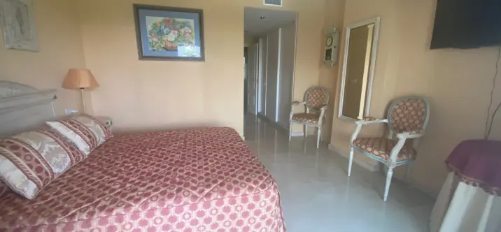 Краткосрочная аренда апартаментов на среднем этаже в Puerto Banús 4