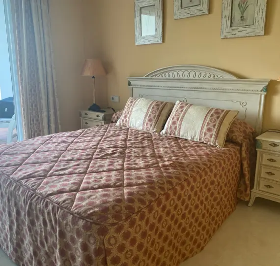 Краткосрочная аренда апартаментов на среднем этаже в Puerto Banús