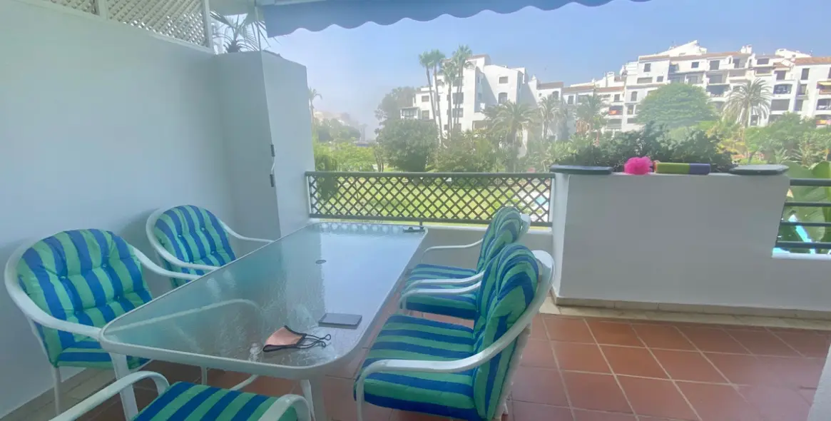 Краткосрочная аренда апартаментов на среднем этаже в Puerto Banús 12