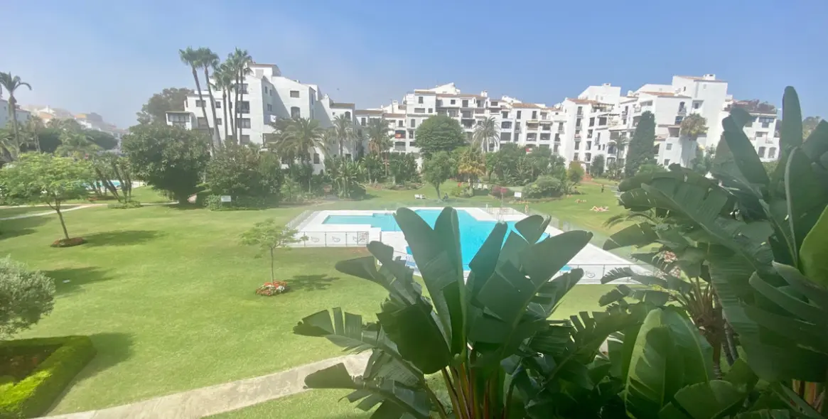 Краткосрочная аренда апартаментов на среднем этаже в Puerto Banús 16