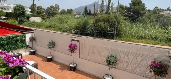 Short-term rent of ground floor apartment in Nueva Andalucía 0