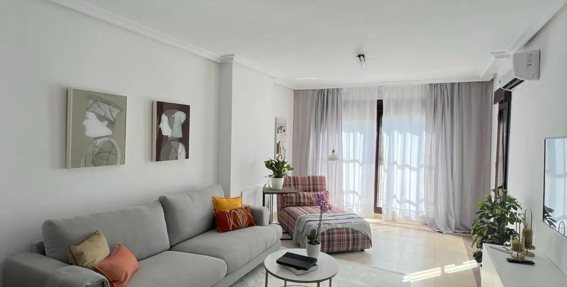 Краткосрочная аренда апартаментов на первом этаже в Nueva Andalucía 2