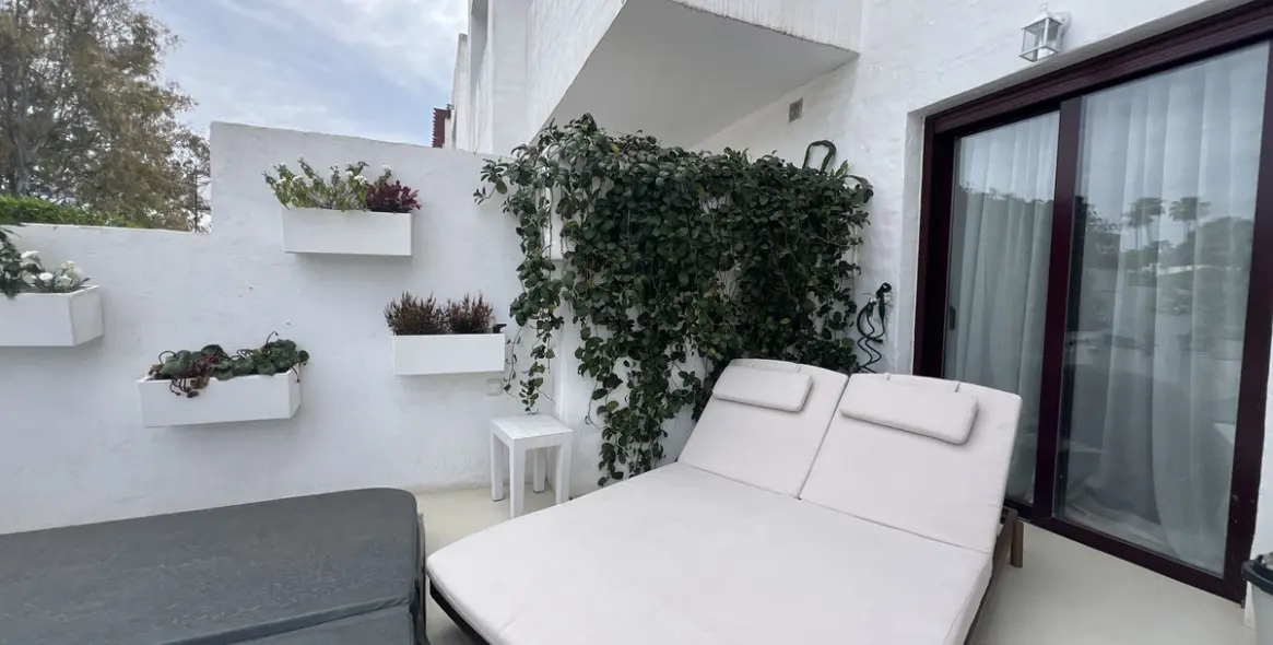 Short-term rent of ground floor apartment in Nueva Andalucía 26