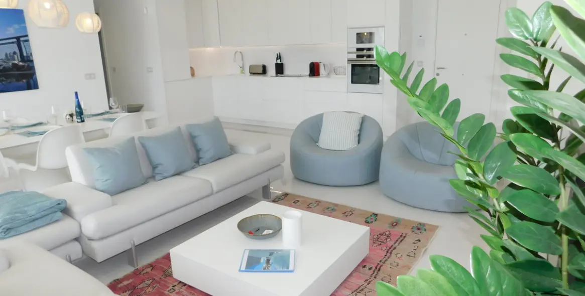 Alquiler a corto plazo de apartamento en planta baja en Benahavís 4