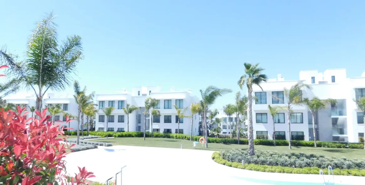 Alquiler a corto plazo de apartamento en planta baja en Benahavís 10