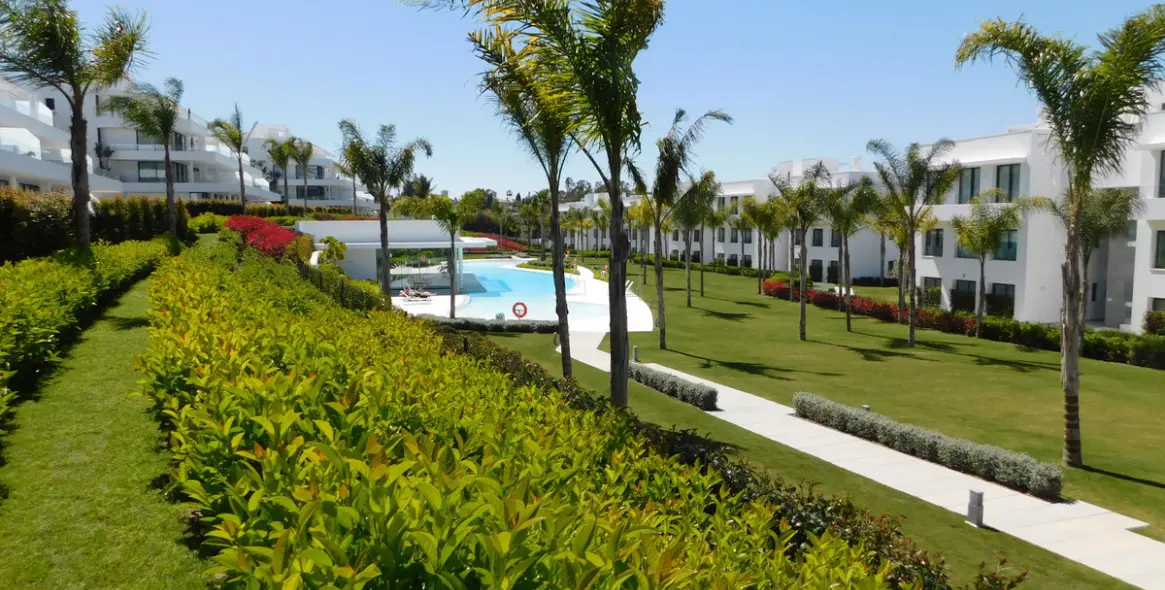 Alquiler a corto plazo de apartamento en planta baja en Benahavís 13