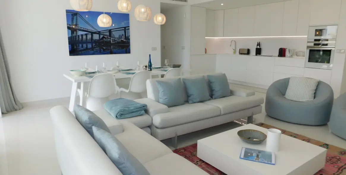 Alquiler a corto plazo de apartamento en planta baja en Benahavís 14