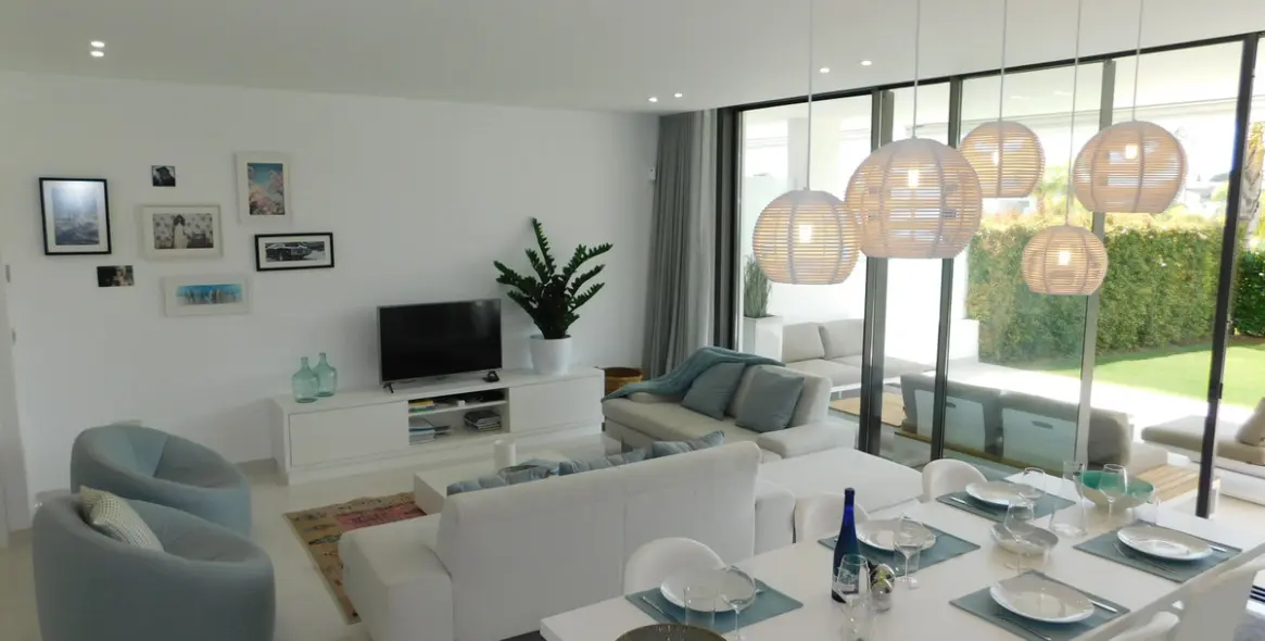 Alquiler a corto plazo de apartamento en planta baja en Benahavís 18