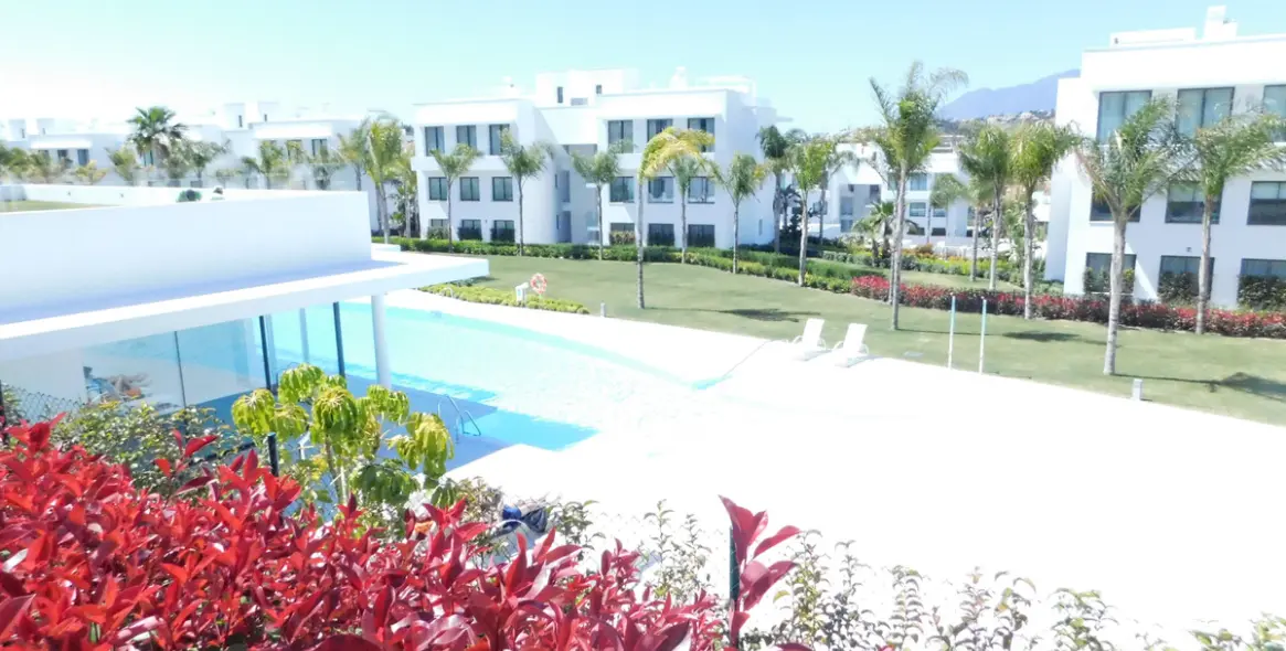 Alquiler a corto plazo de apartamento en planta baja en Benahavís 30