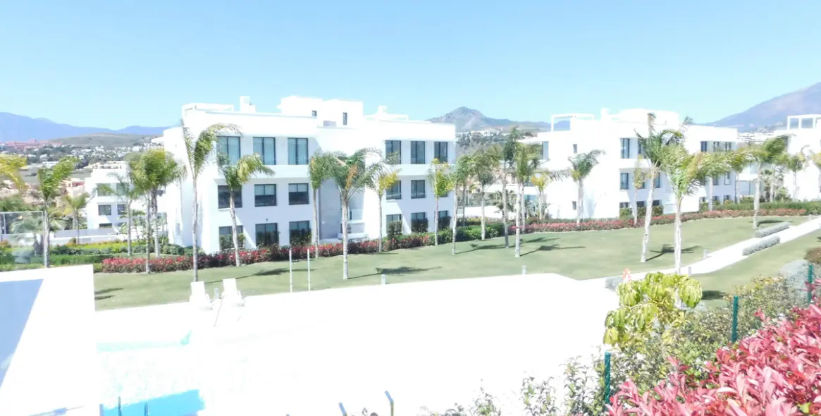 Alquiler a corto plazo de apartamento en planta baja en Benahavís 34
