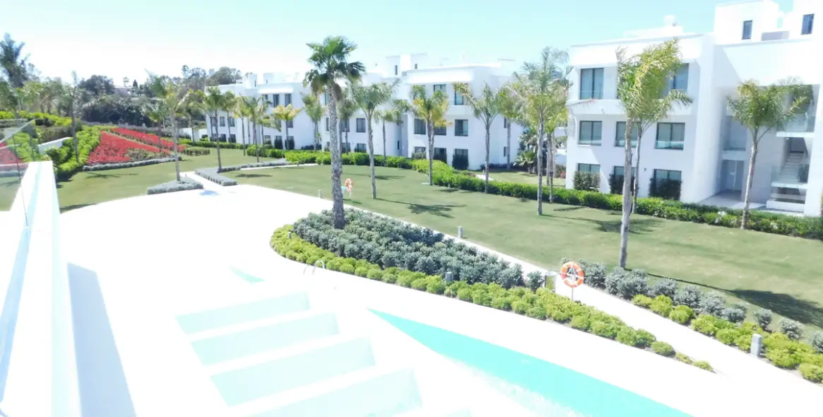 Alquiler a corto plazo de apartamento en planta baja en Benahavís 39