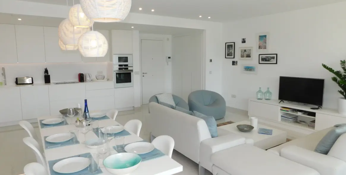 Alquiler a corto plazo de apartamento en planta baja en Benahavís 41