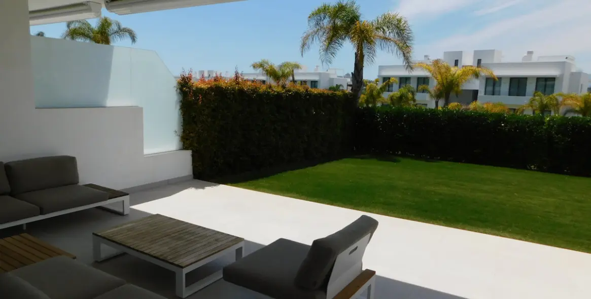 Alquiler a corto plazo de apartamento en planta baja en Benahavís 42