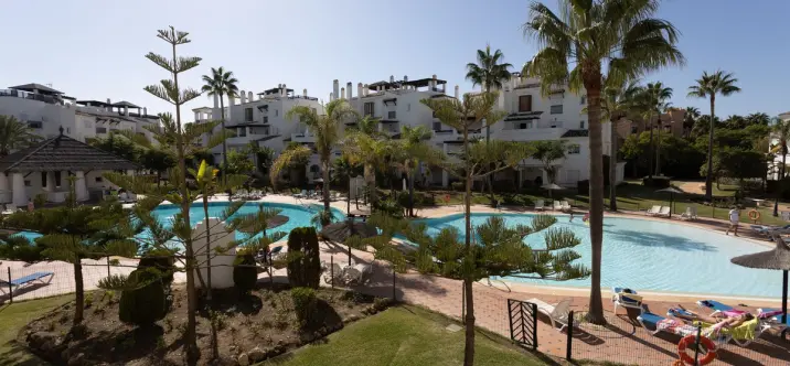 Alquiler a corto plazo de apartamento en planta media en San Pedro de Alcántara 0