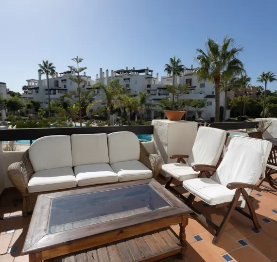 Alquiler a corto plazo de apartamento en planta media en San Pedro de Alcántara