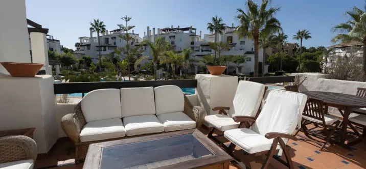 Alquiler a corto plazo de apartamento en planta media en San Pedro de Alcántara 4