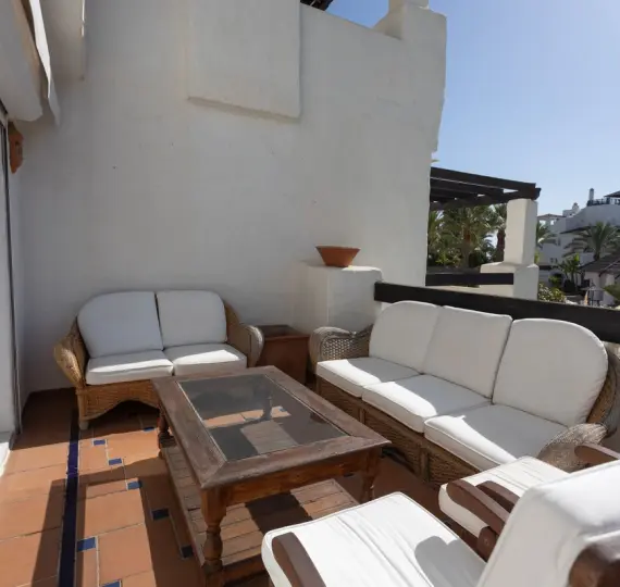 Alquiler a corto plazo de apartamento en planta media en San Pedro de Alcántara