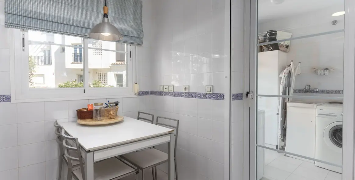 Short-term rent of middle floor apartment in San Pedro de Alcántara 11