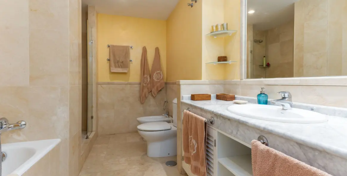 Short-term rent of middle floor apartment in San Pedro de Alcántara 16