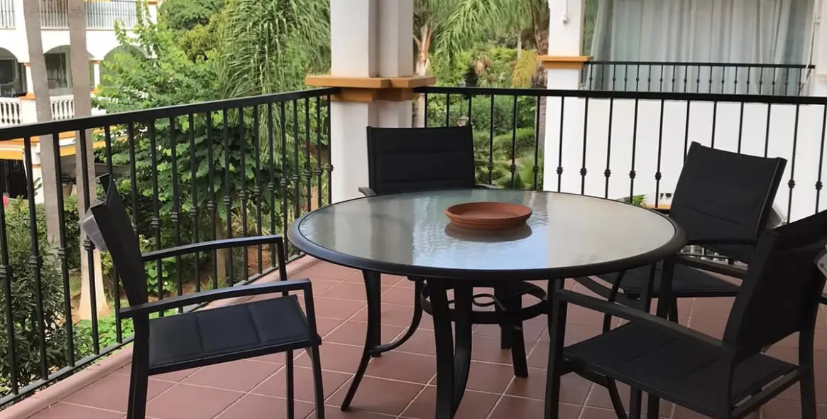 Краткосрочная аренда апартаментов на среднем этаже в Nueva Andalucía 2