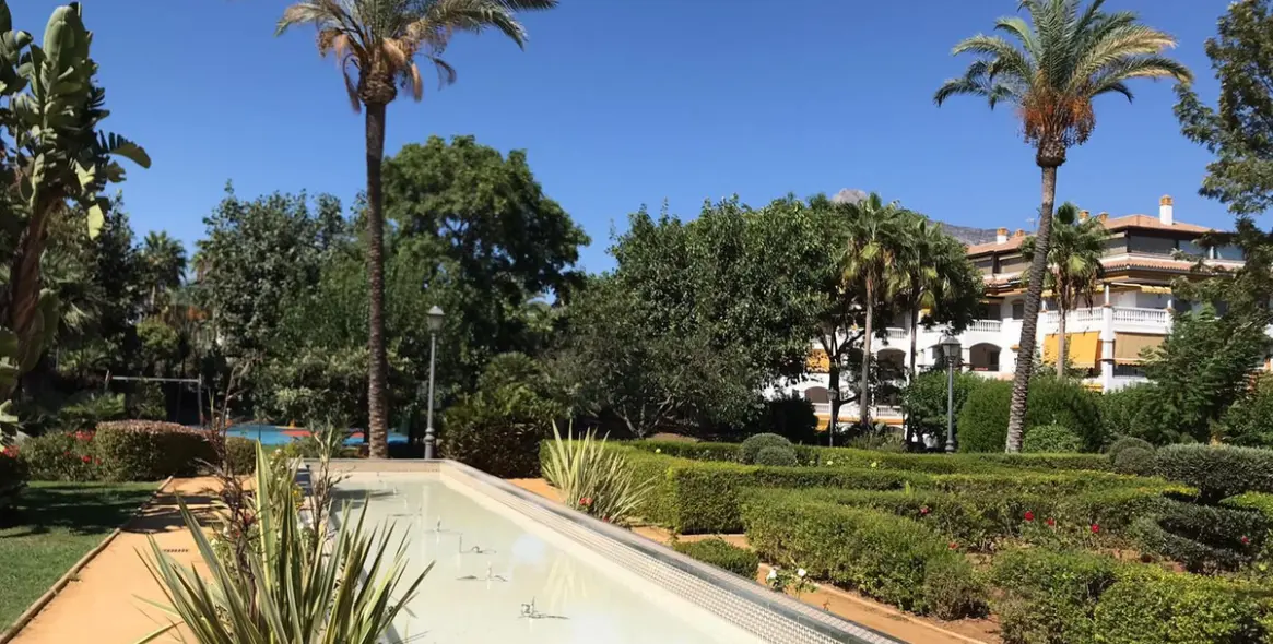 Краткосрочная аренда апартаментов на среднем этаже в Nueva Andalucía 5