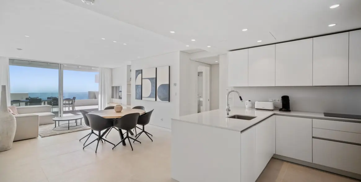 Short-term rent of middle floor apartment in Marbella 3