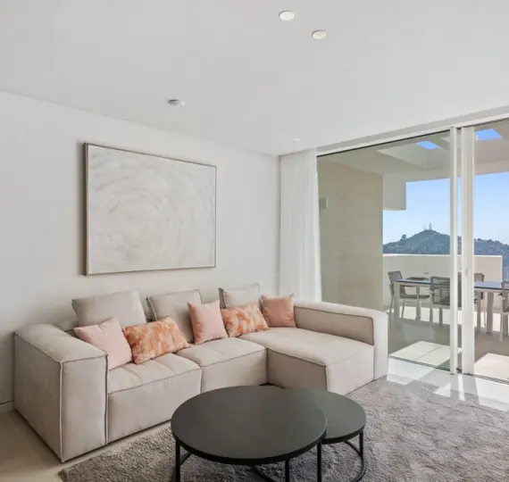 Short-term rent of middle floor apartment in Marbella