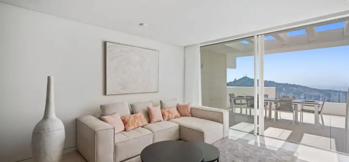 Short-term rent of middle floor apartment in Marbella 4