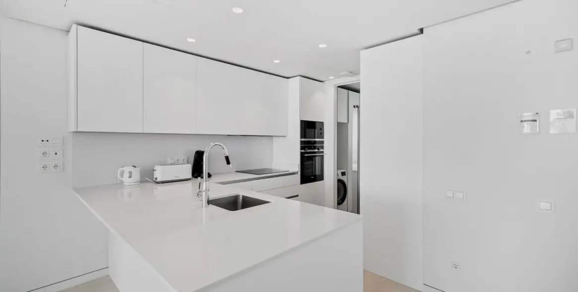 Short-term rent of middle floor apartment in Marbella 6